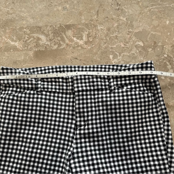 Old navy black and white checkered pull on pants with front pockets size 8 - Picture 3 of 7